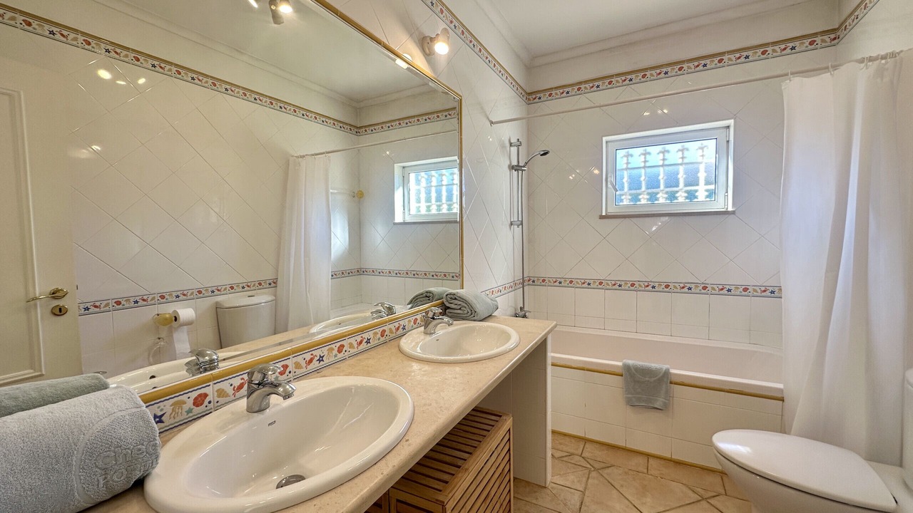 Photo of Bathroom in Branqueira