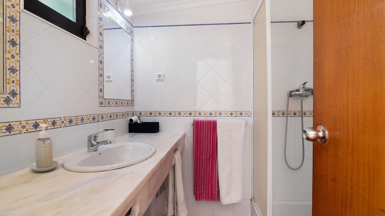 Photo of Bathroom in Oura
