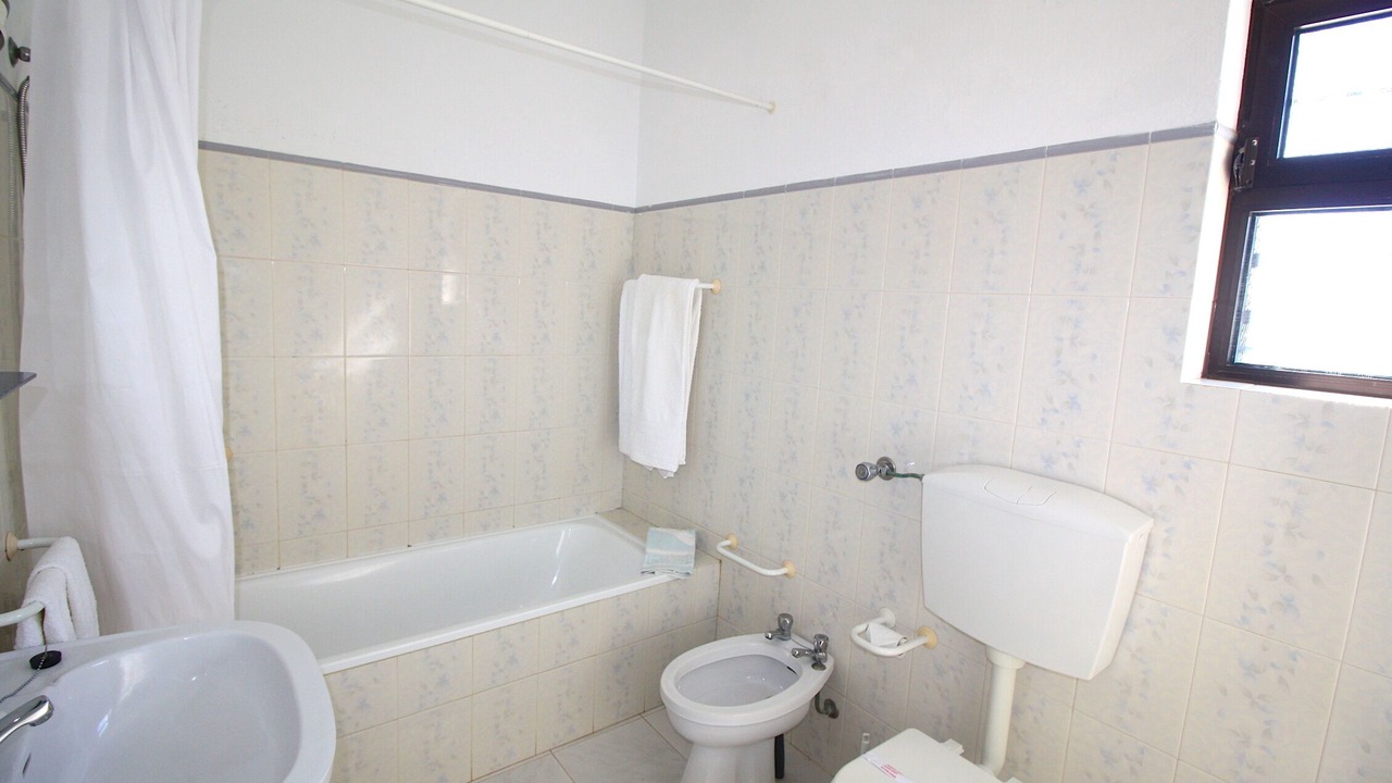 Photo of Bathroom in Vale de Centianes