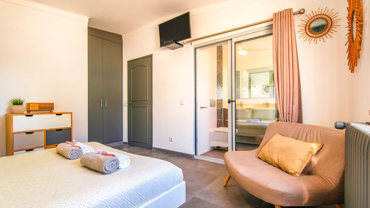 Photo of Bedroom in Vale Navio