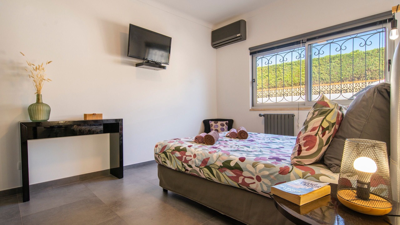 Photo of Bedroom in Vale Navio