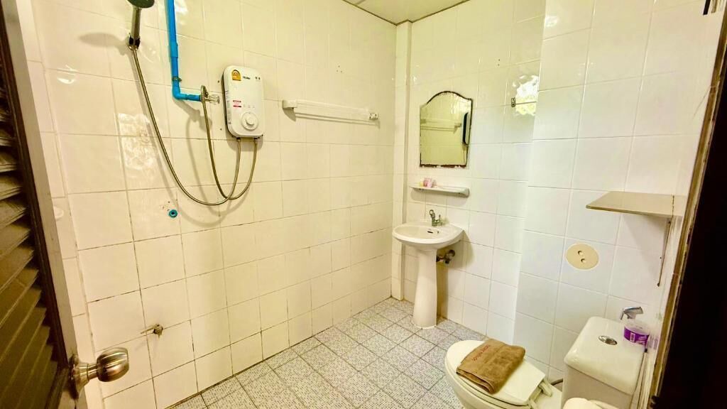 Photo of Bathroom in Nanai Road