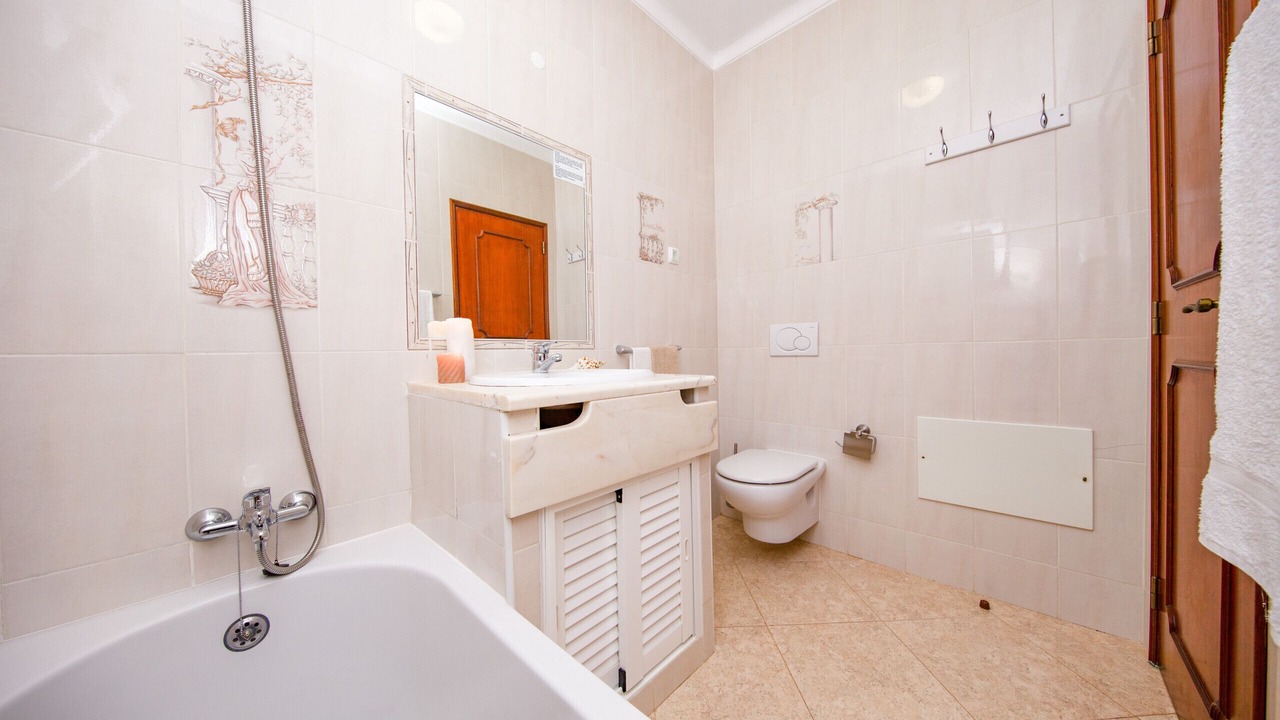 Photo of Bathroom in Lagoa e Carvoeiro