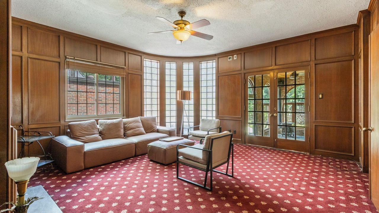 Photo of Livingroom in Palmer Woods