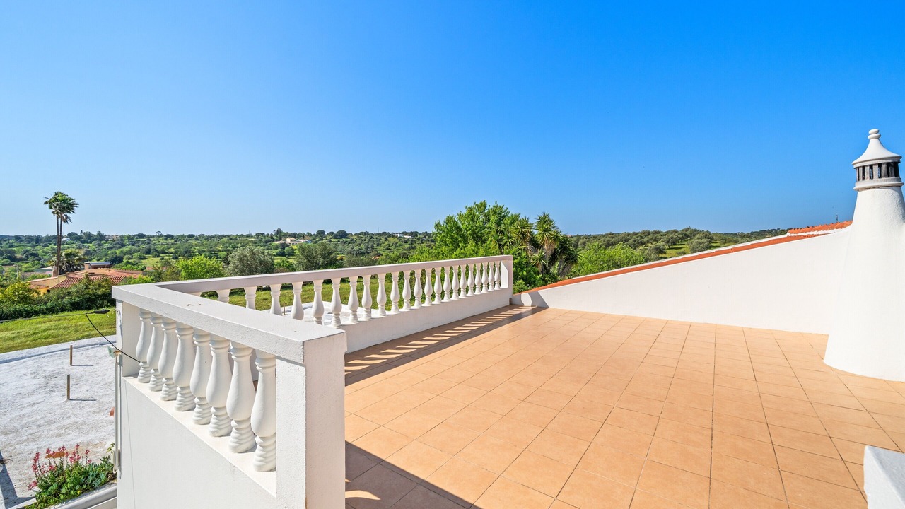 Photo of Patio Balcony in Monte Raposo