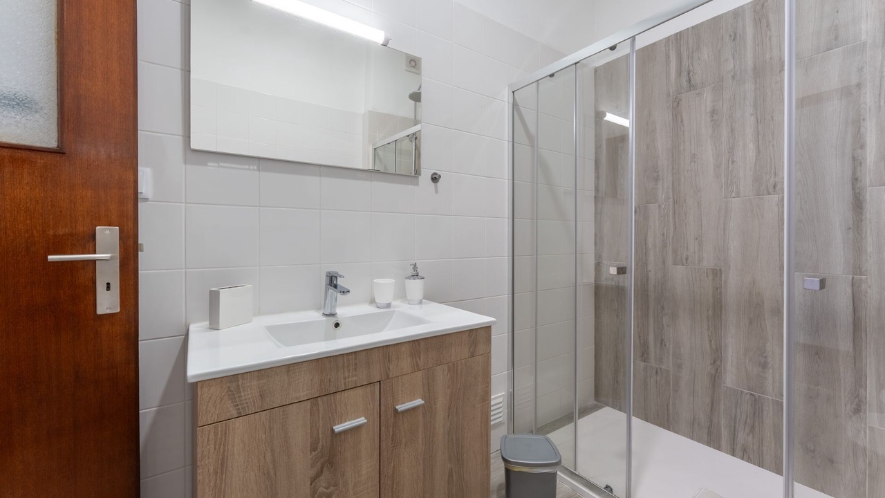Photo of Bathroom in Faro