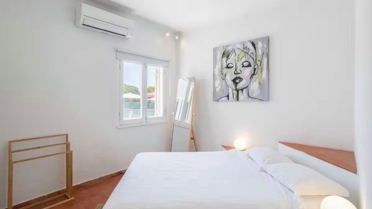 Photo of Bedroom in Alporchinhos