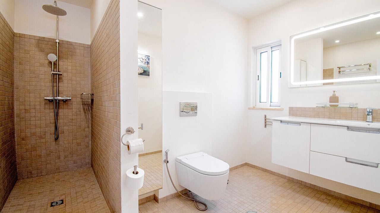 Photo of Bathroom in Lagoa e Carvoeiro