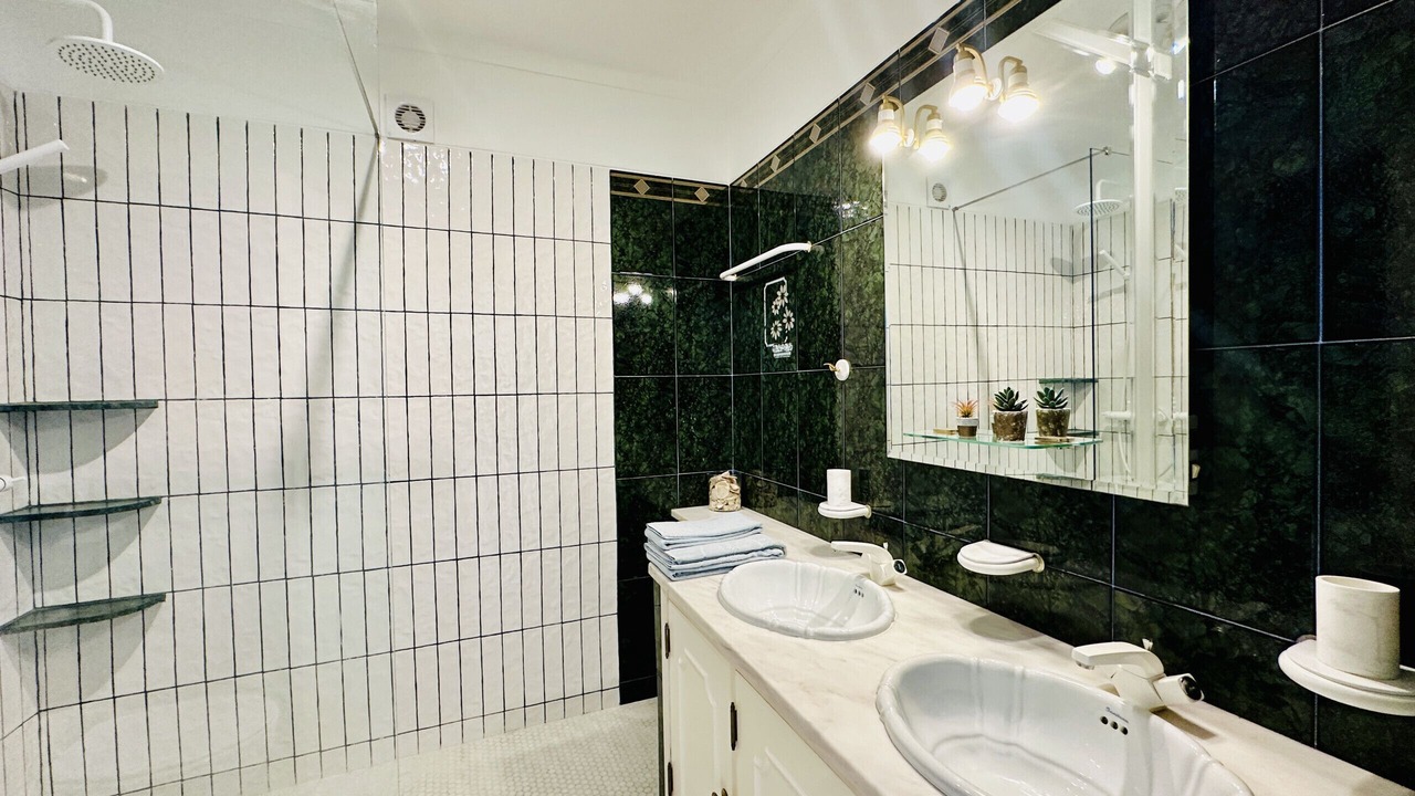 Photo of Bathroom in Quarteira