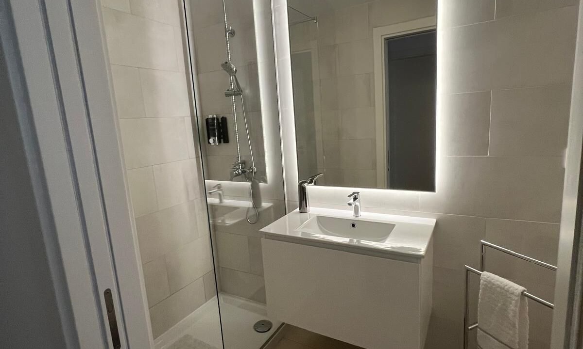 Photo of Bathroom in Faro