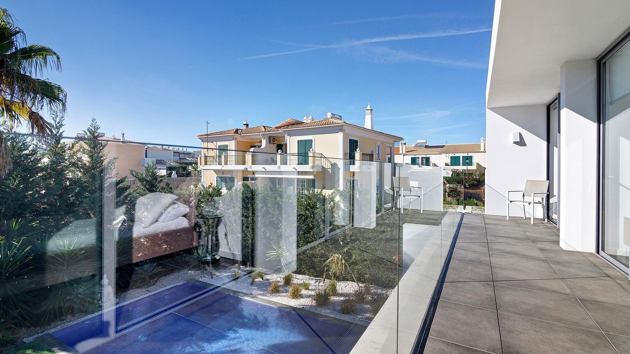 Photo of Outdoor in Pera