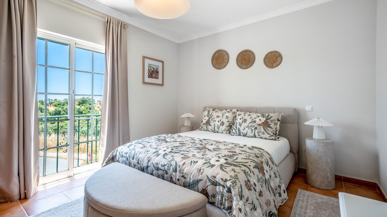 Photo of Bedroom in Monte Raposo