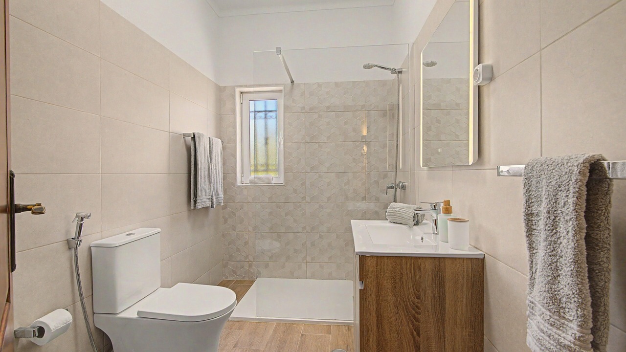 Photo of Bathroom in Gale