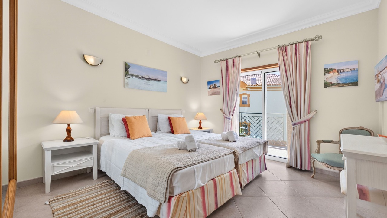 Photo of Bedroom in Atalaia