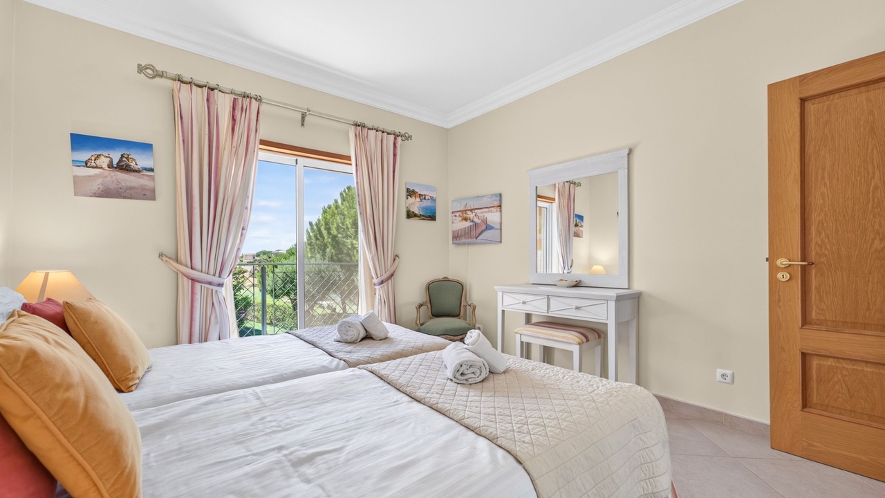 Photo of Bedroom in Atalaia