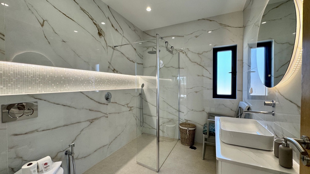 Photo of Bathroom in Meloal