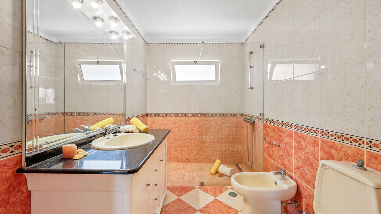Photo of Bathroom in Lagoa e Carvoeiro