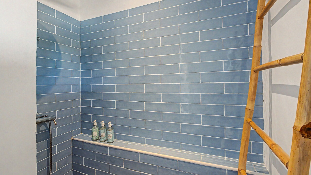 Photo of Bathroom in Erra