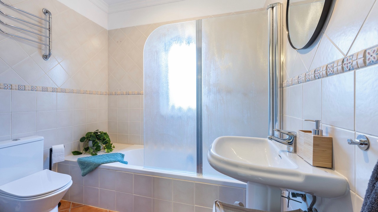 Photo of Bathroom in Aljezur