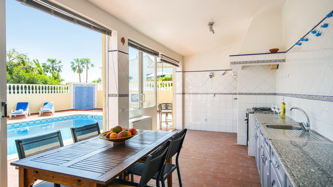 Photo of Kitchen in Lagoa e Carvoeiro