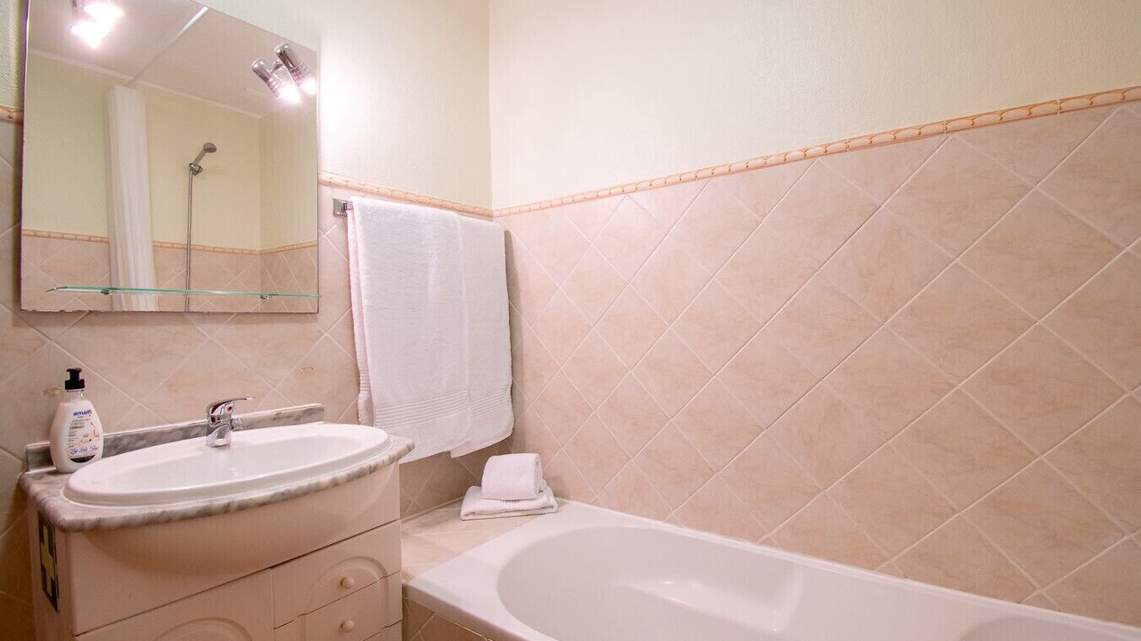 Photo of Bathroom in Vale de Centianes