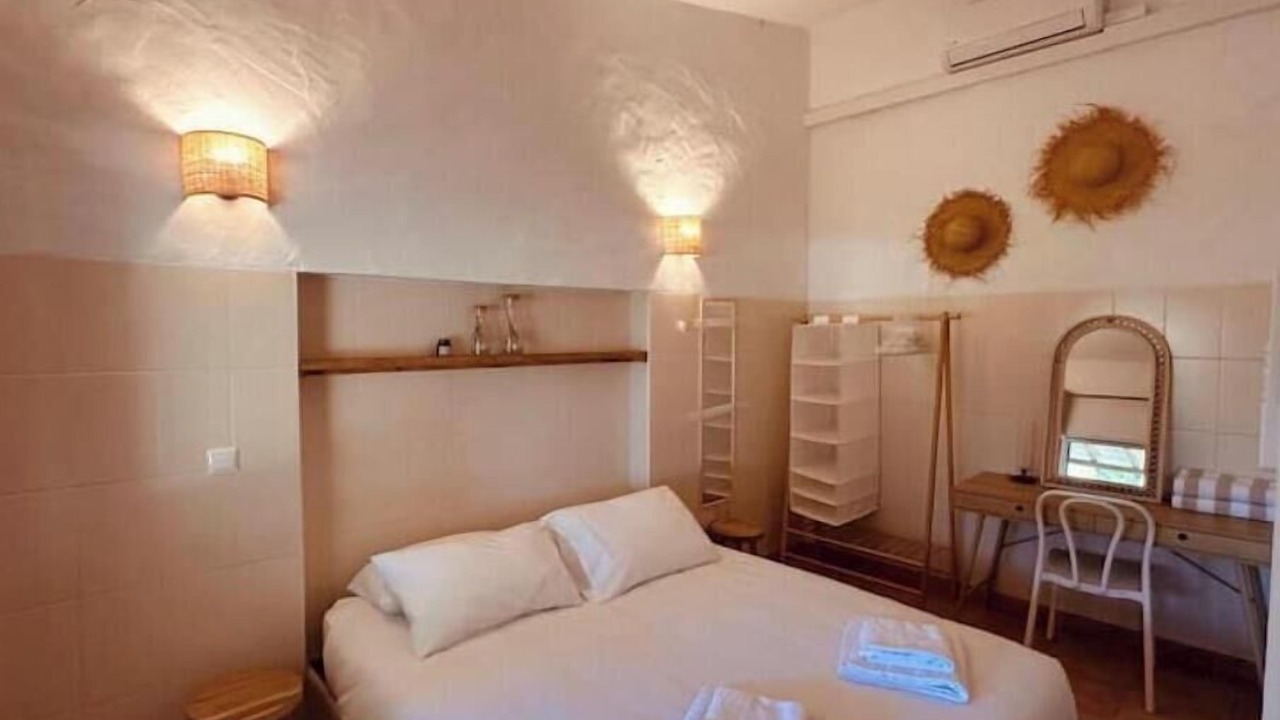 Photo of Bedroom in Porches