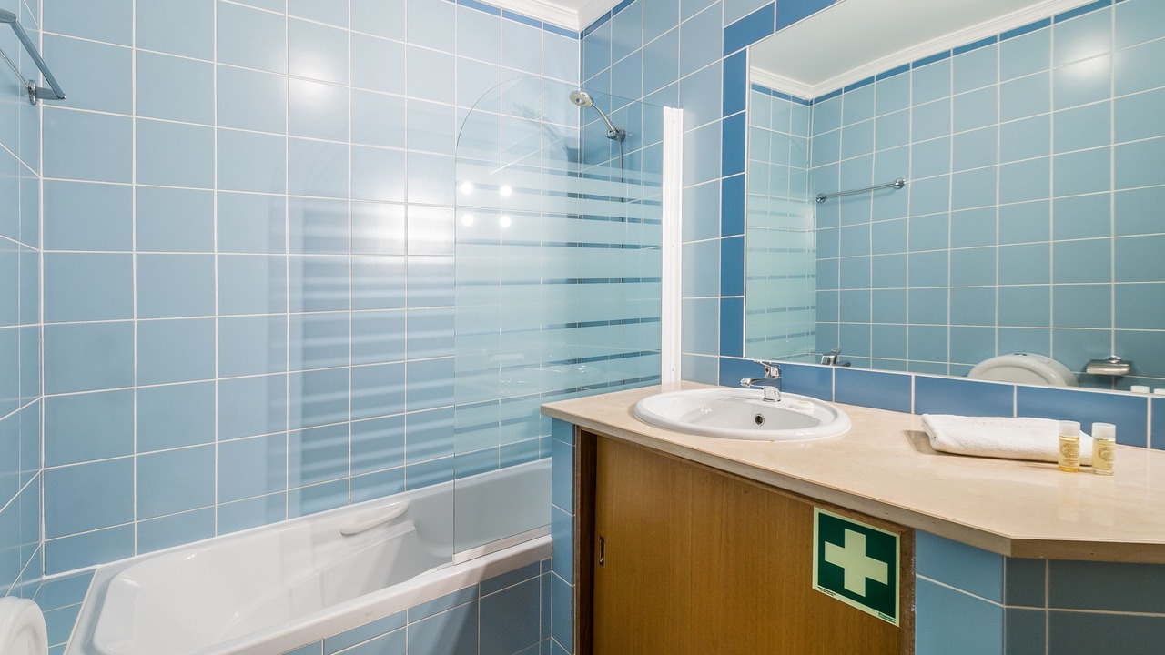 Photo of Bathroom in Meia Praia