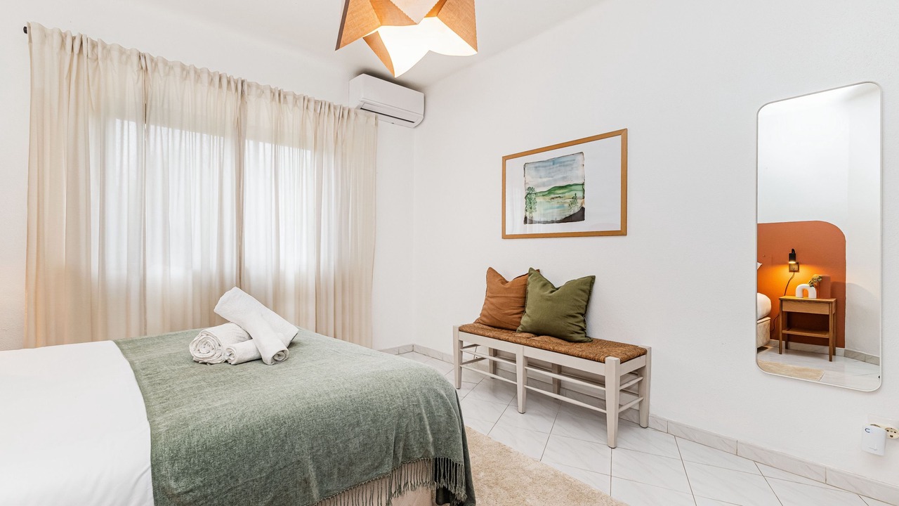 Photo of Bedroom in Porches