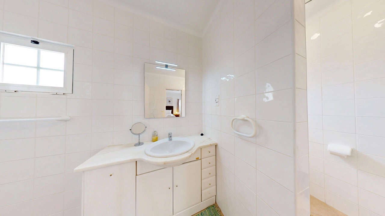 Photo of Bathroom in Gale