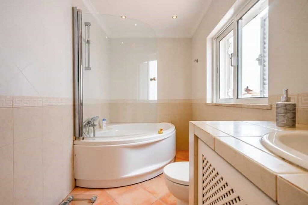 Photo of Bathroom in Altura
