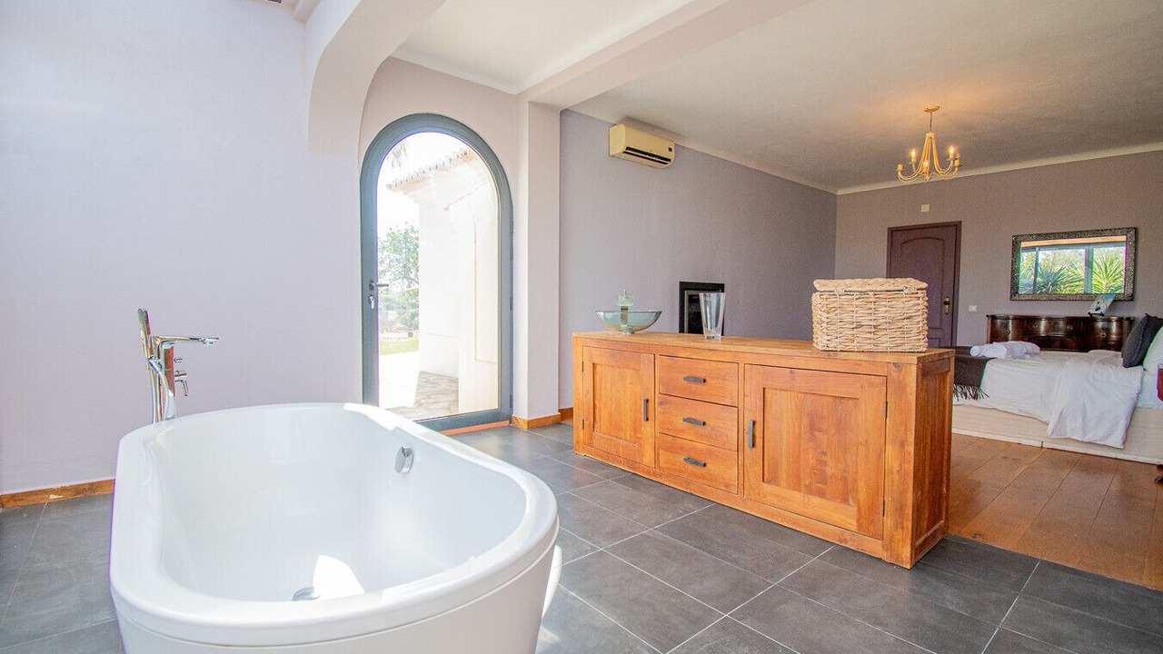 Photo of Bathroom in Lagoa e Carvoeiro