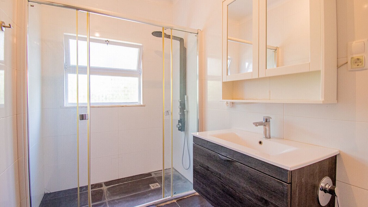 Photo of Bathroom in Lagoa e Carvoeiro