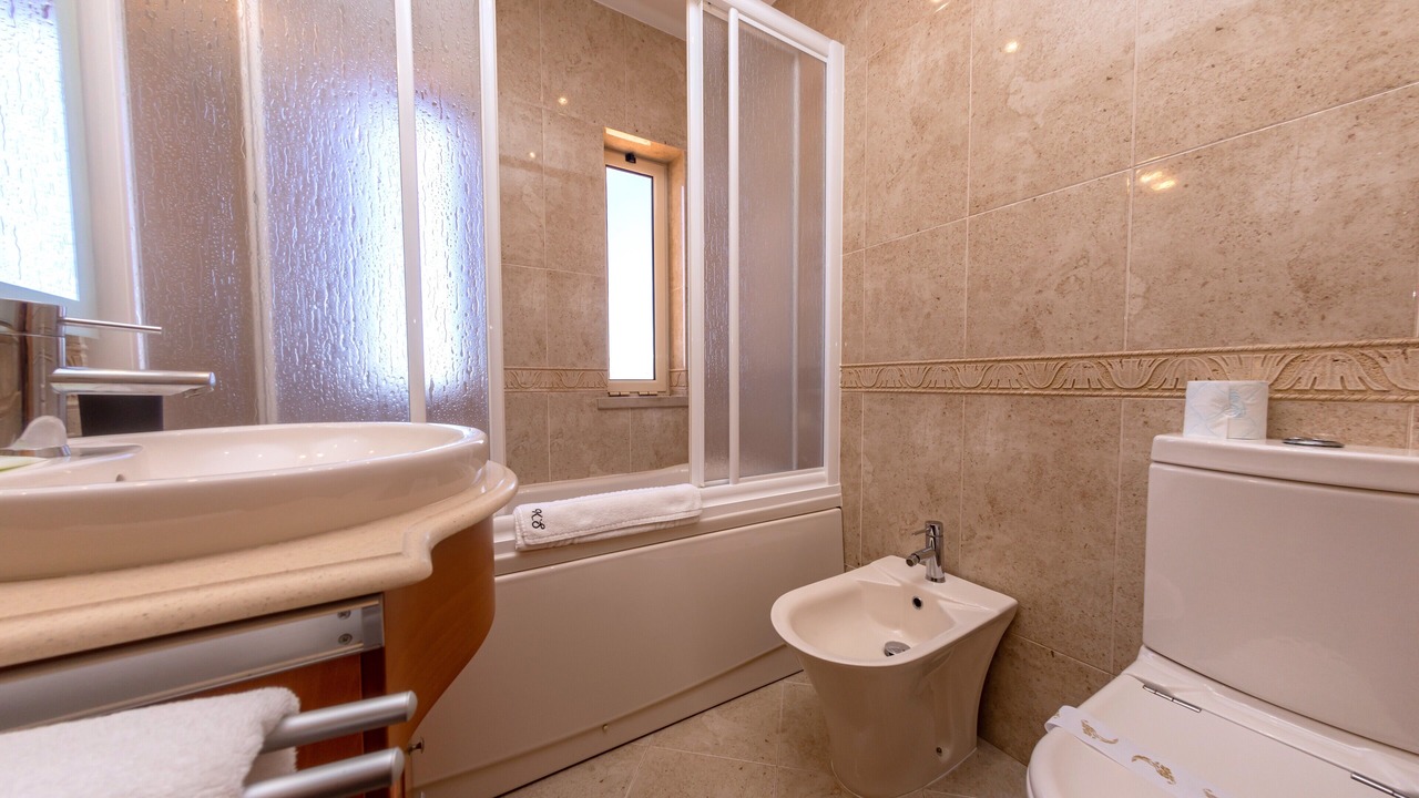 Photo of Bathroom in Quarteira