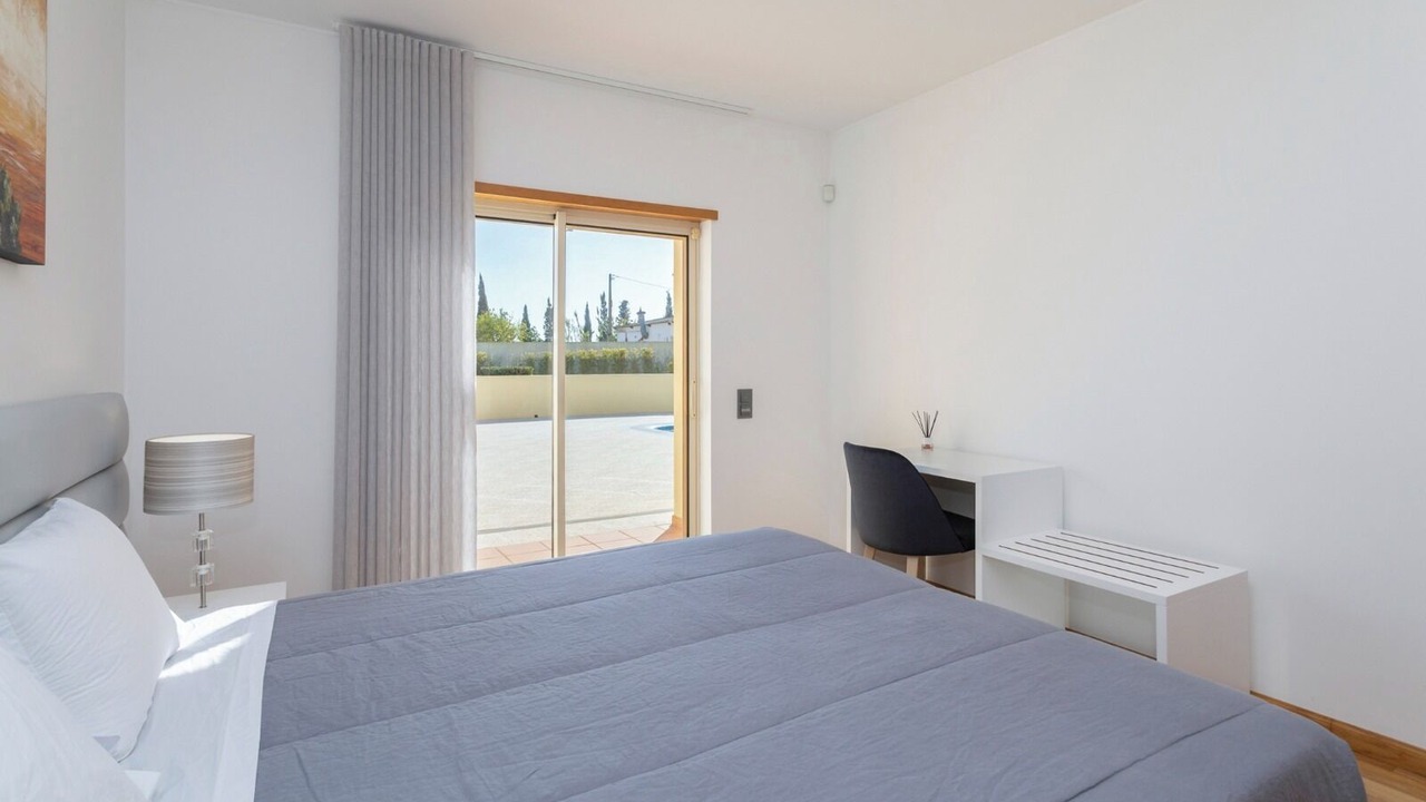 Photo of Bedroom in Quarteira