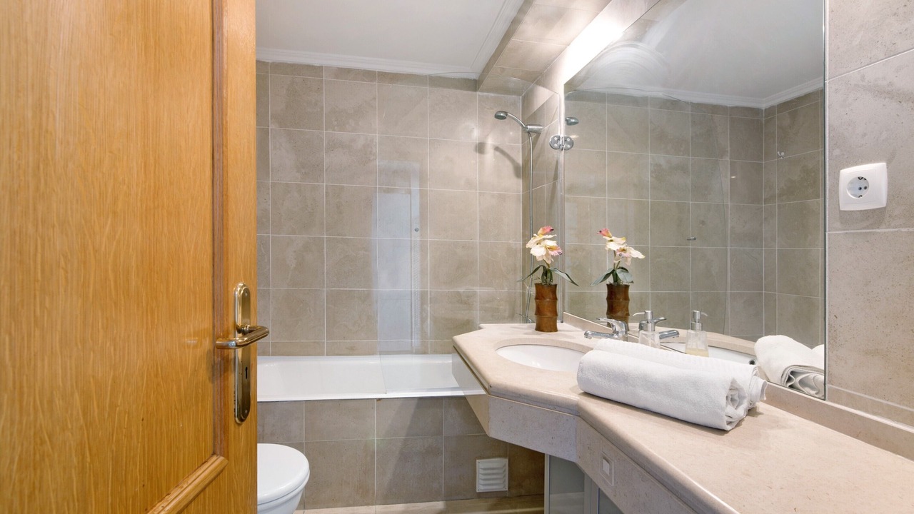 Photo of Bathroom in Faro