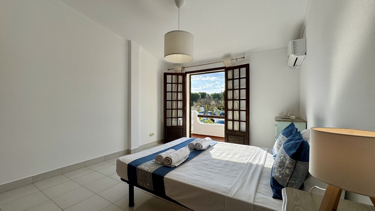Photo of Bedroom in Gambelas