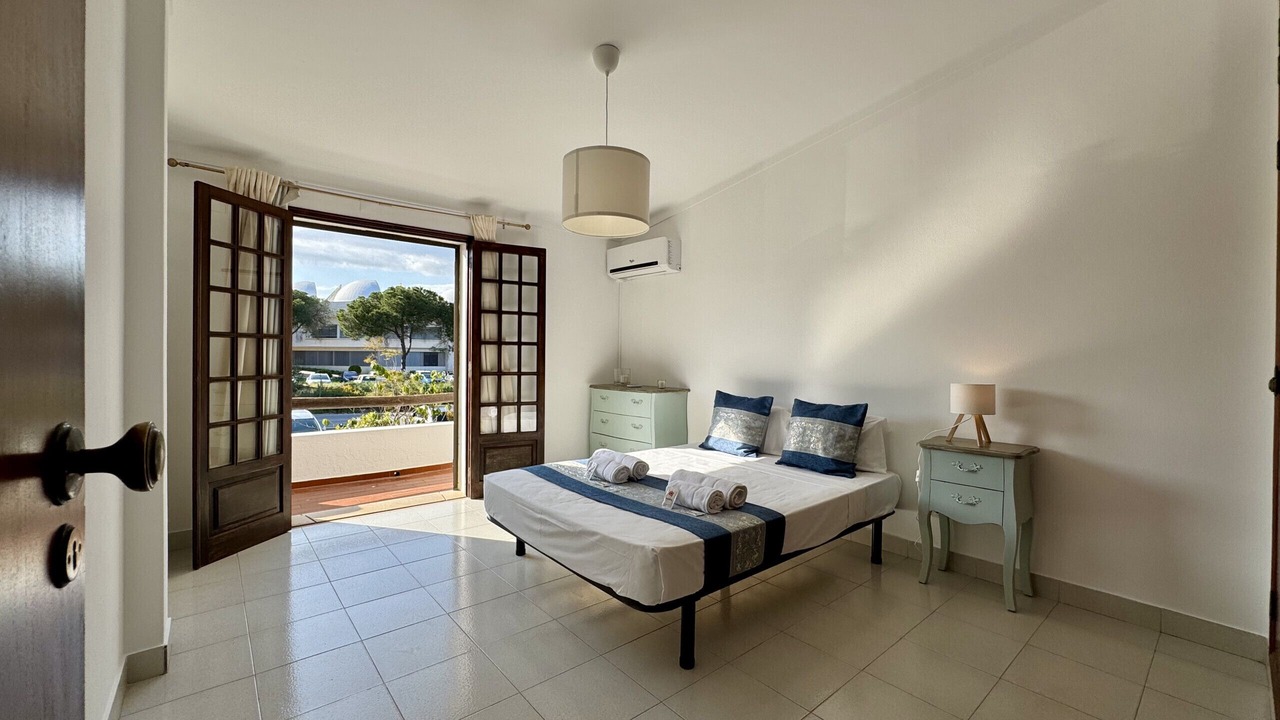 Photo of Bedroom in Gambelas
