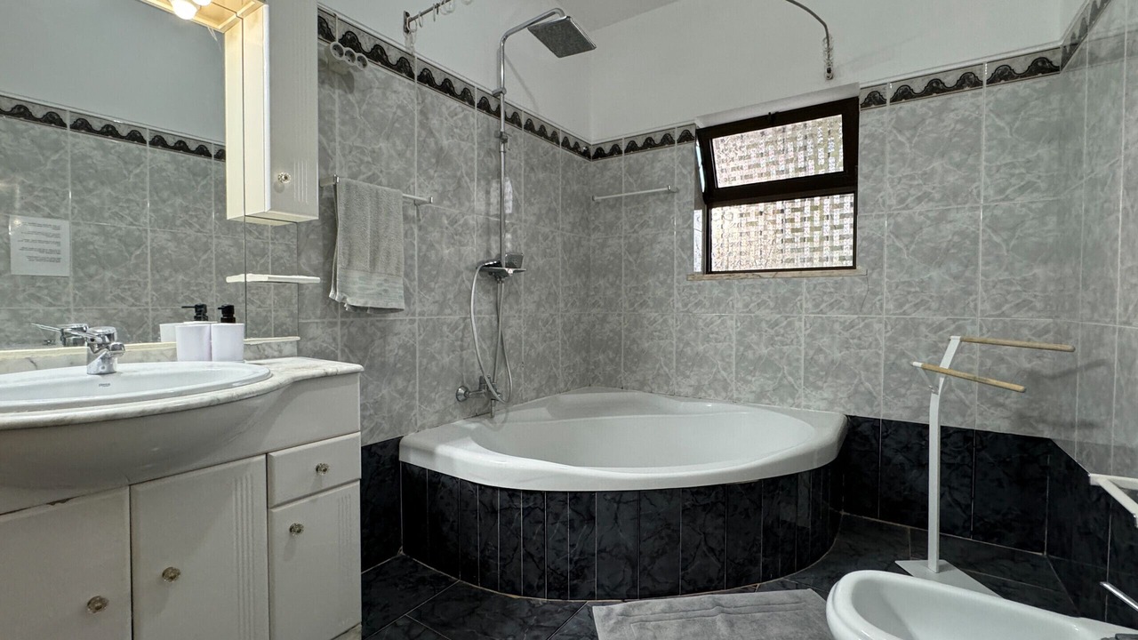 Photo of Bathroom in Monte Raposo