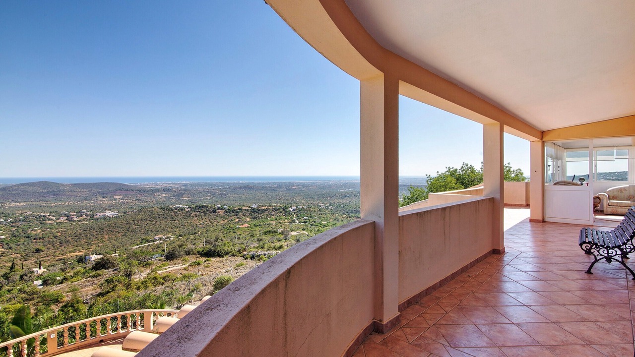 Photo of Patio Balcony in Alfeicao