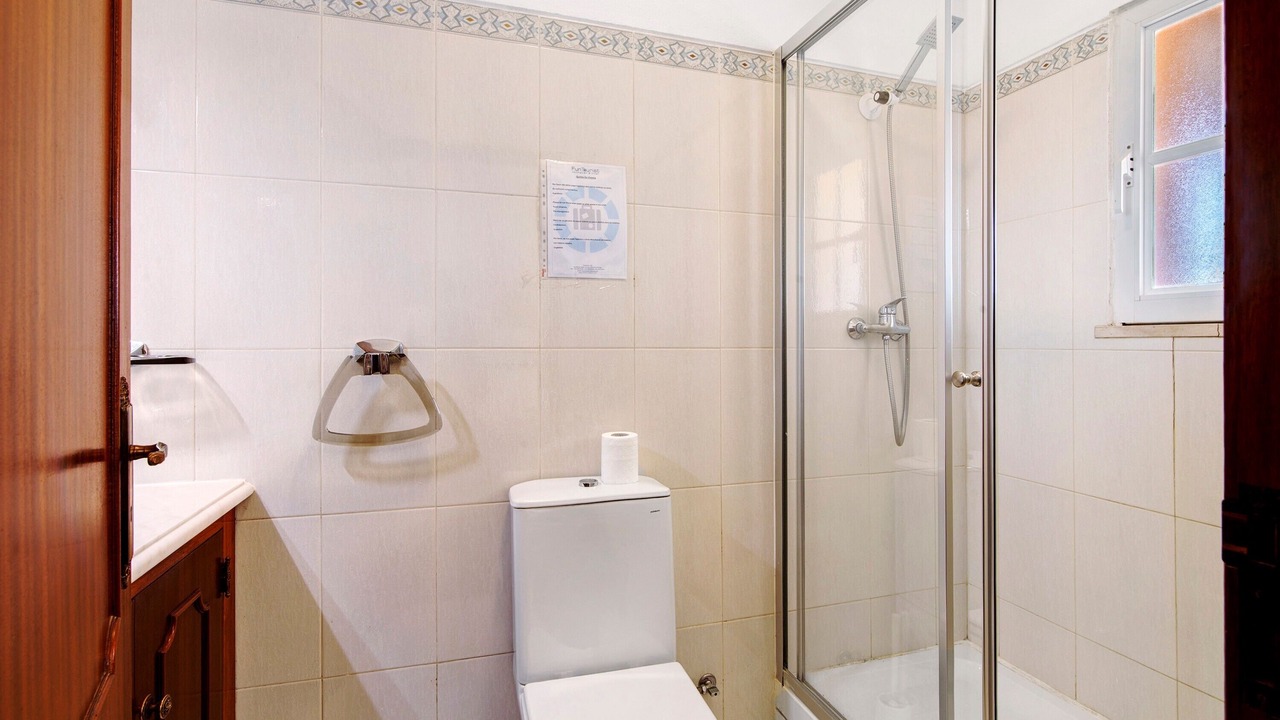 Photo of Bathroom in Alfeicao