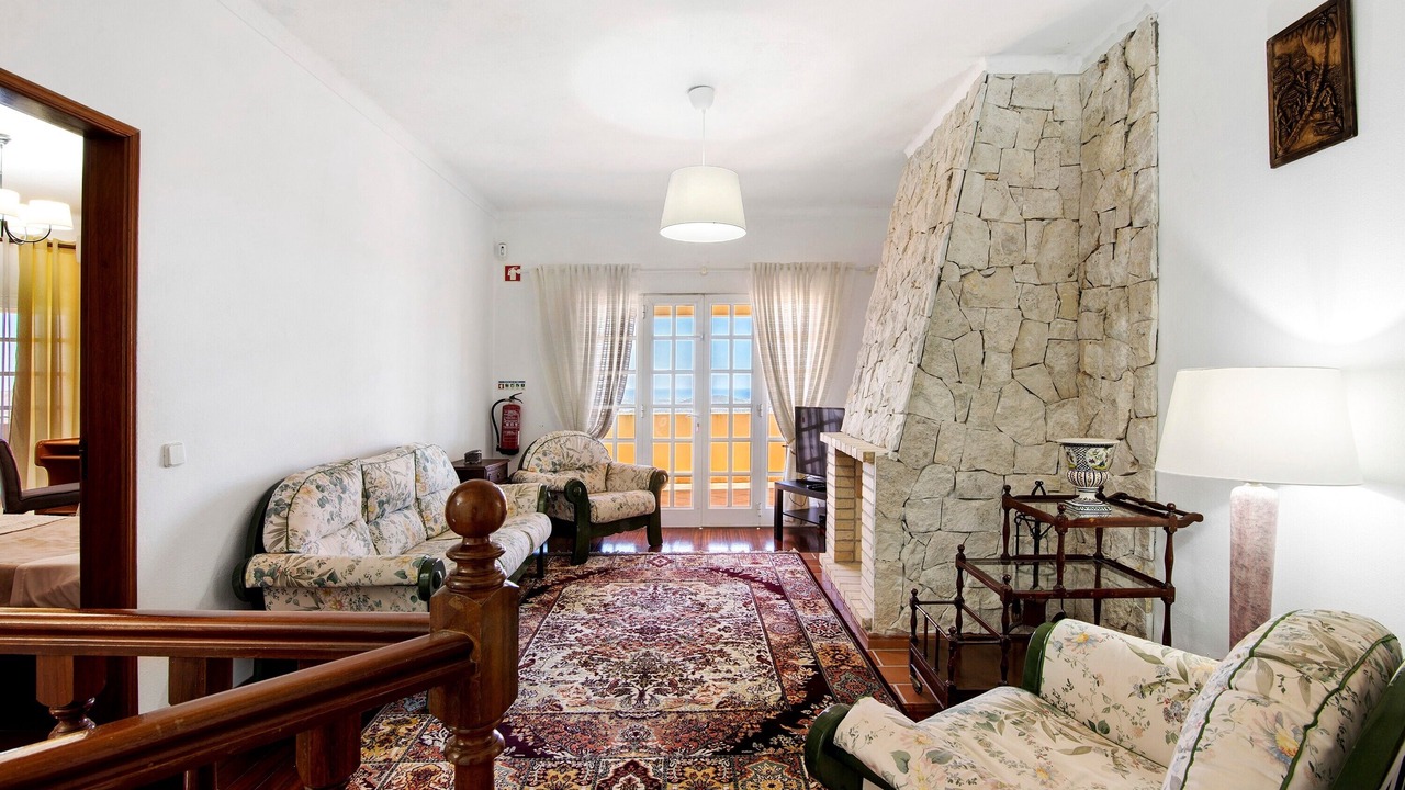 Photo of Livingroom in Alfeicao