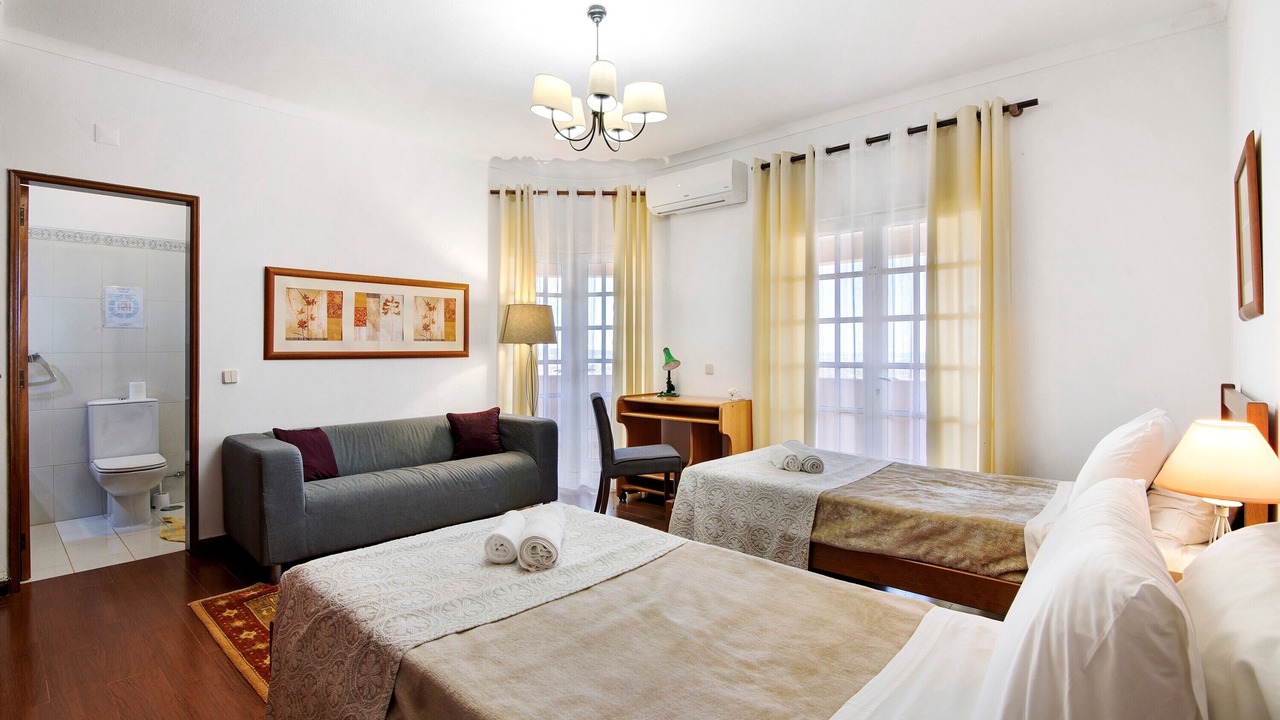 Photo of Bedroom in Alfeicao