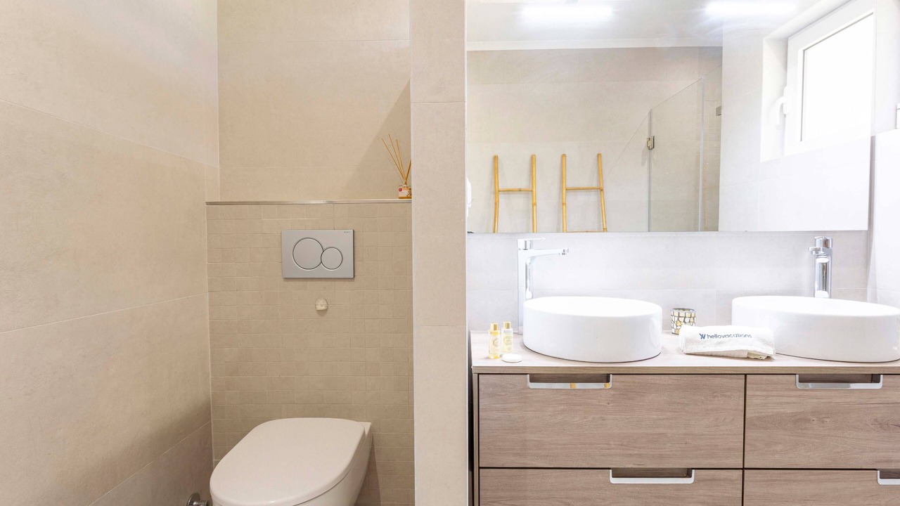 Photo of Bathroom in Patroves