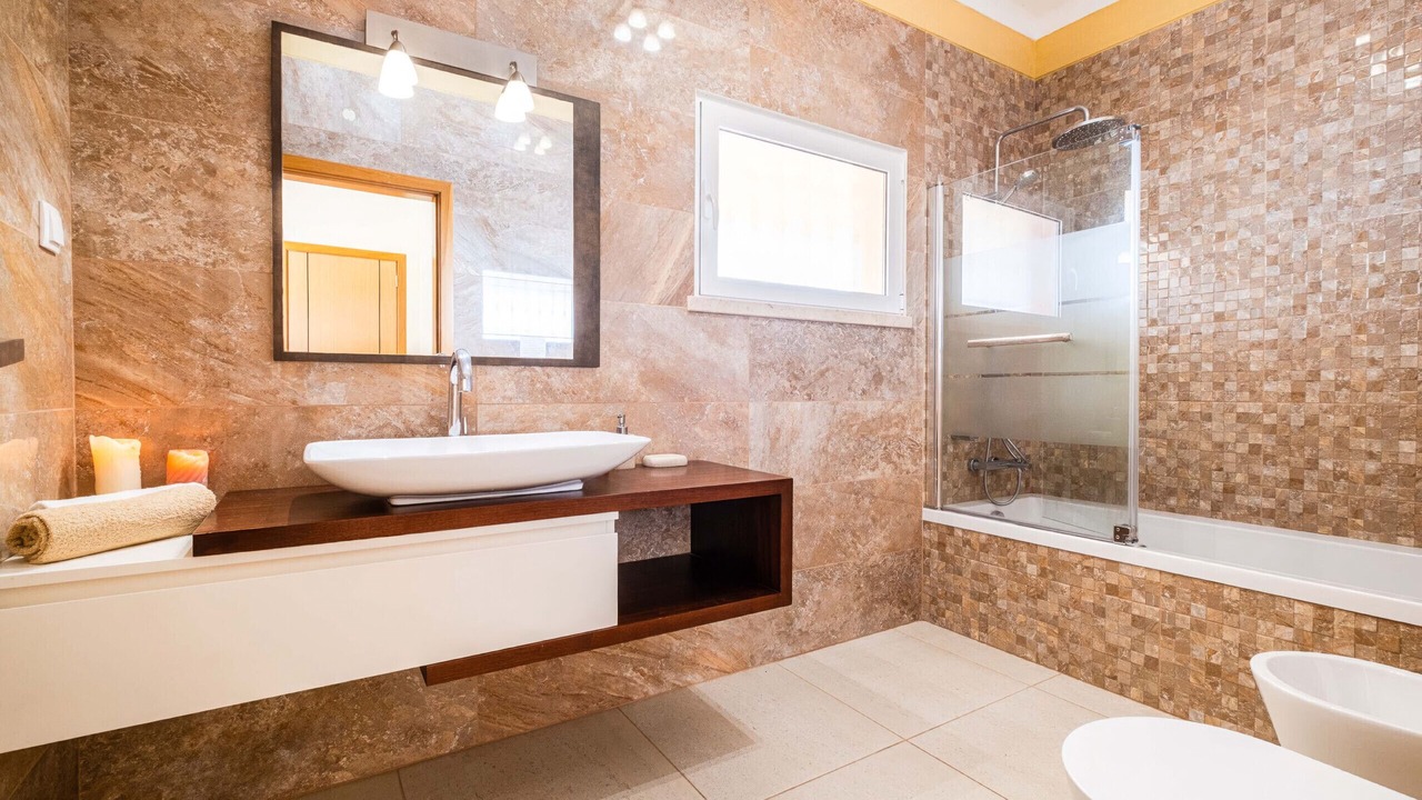 Photo of Bathroom in Lagoa e Carvoeiro