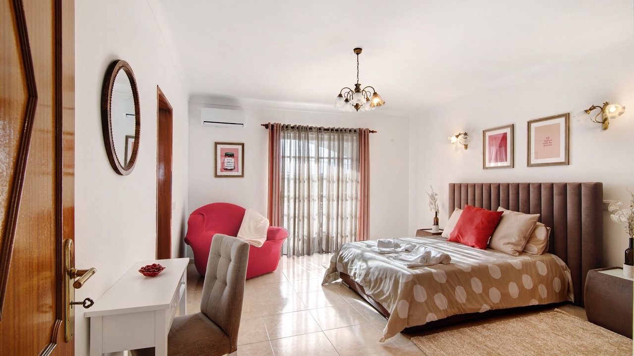 Photo of Bedroom in Lagoa e Carvoeiro