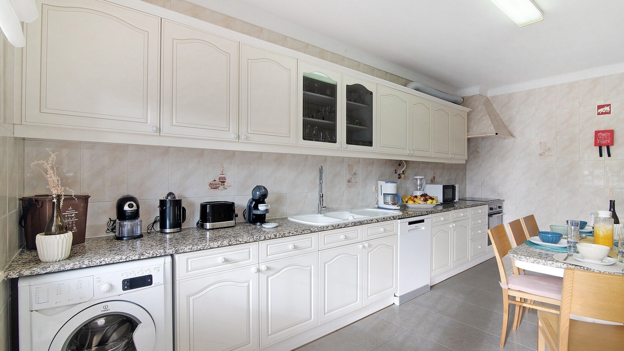 Photo of Kitchen in Lagoa e Carvoeiro