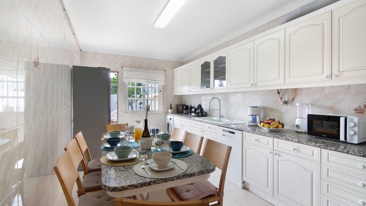 Photo of Kitchen in Lagoa e Carvoeiro
