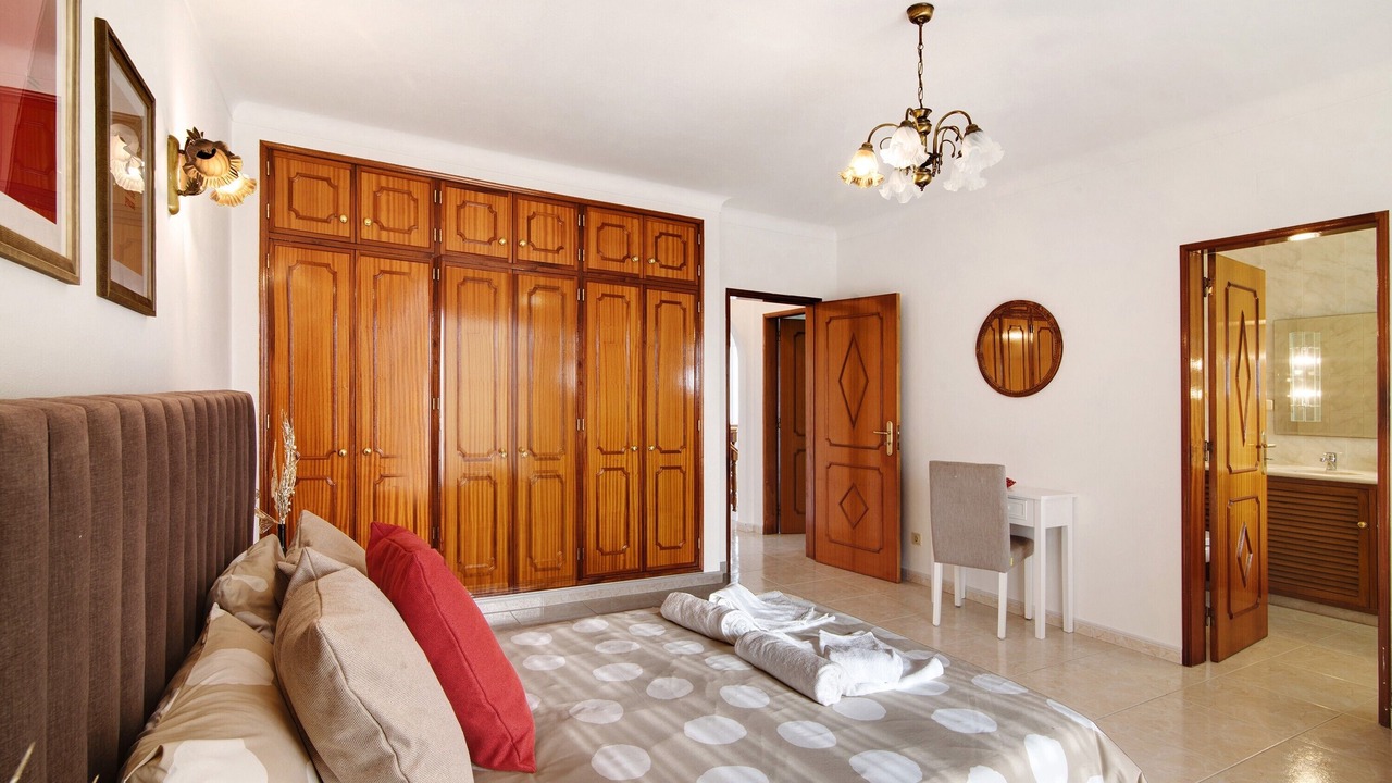 Photo of Bedroom in Lagoa e Carvoeiro