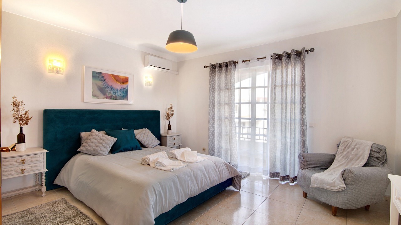 Photo of Bedroom in Lagoa e Carvoeiro