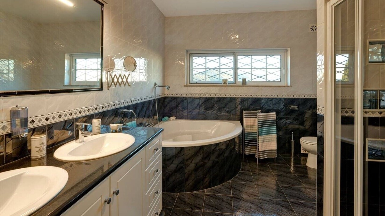 Photo of Bathroom in Fialho
